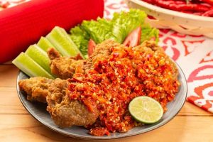 Resep Ayam Geprek Sederhana yang Menggugah Selera